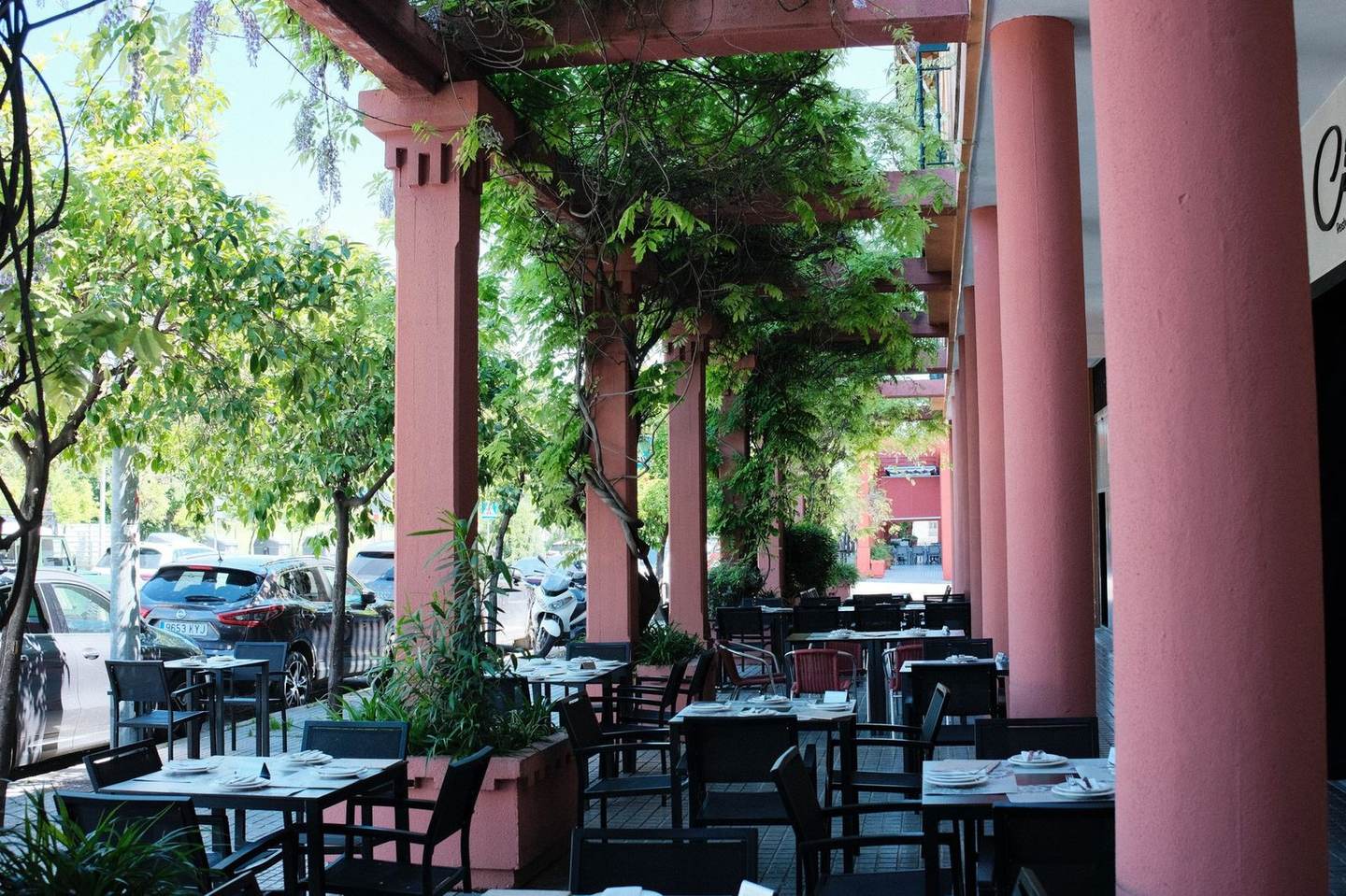 Terraza y fachada del restaurante Cibeles en El Tablero, Córdoba